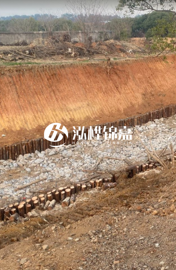 荊州打松木樁施工團(tuán)隊(duì)-河道清淤與河道打樁的先后順序？