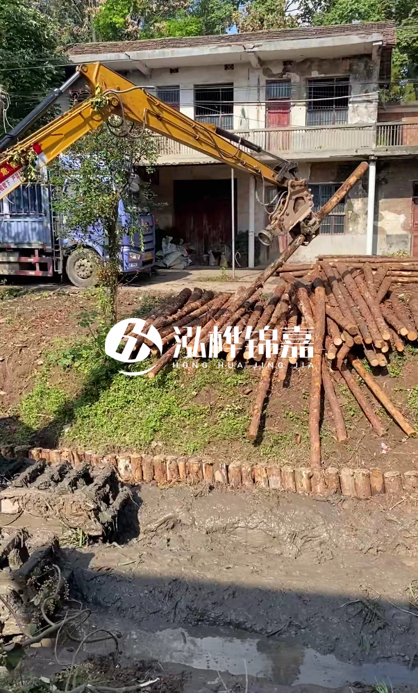 吉安挖機(jī)打木樁專業(yè)施工-河道護(hù)坡打樁能否防止河岸塌陷？