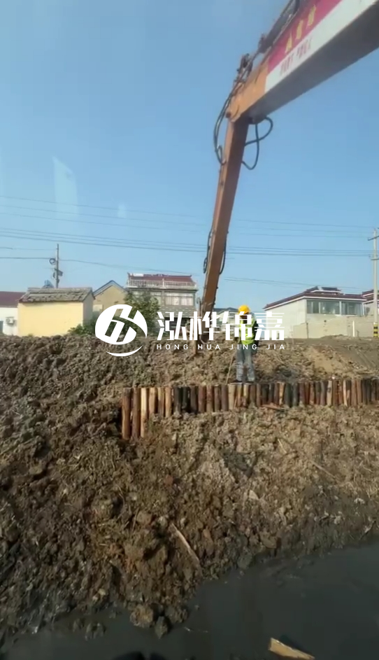 畢節(jié)市挖機打木樁專業(yè)施工-河道護坡木樁會不會腐爛？