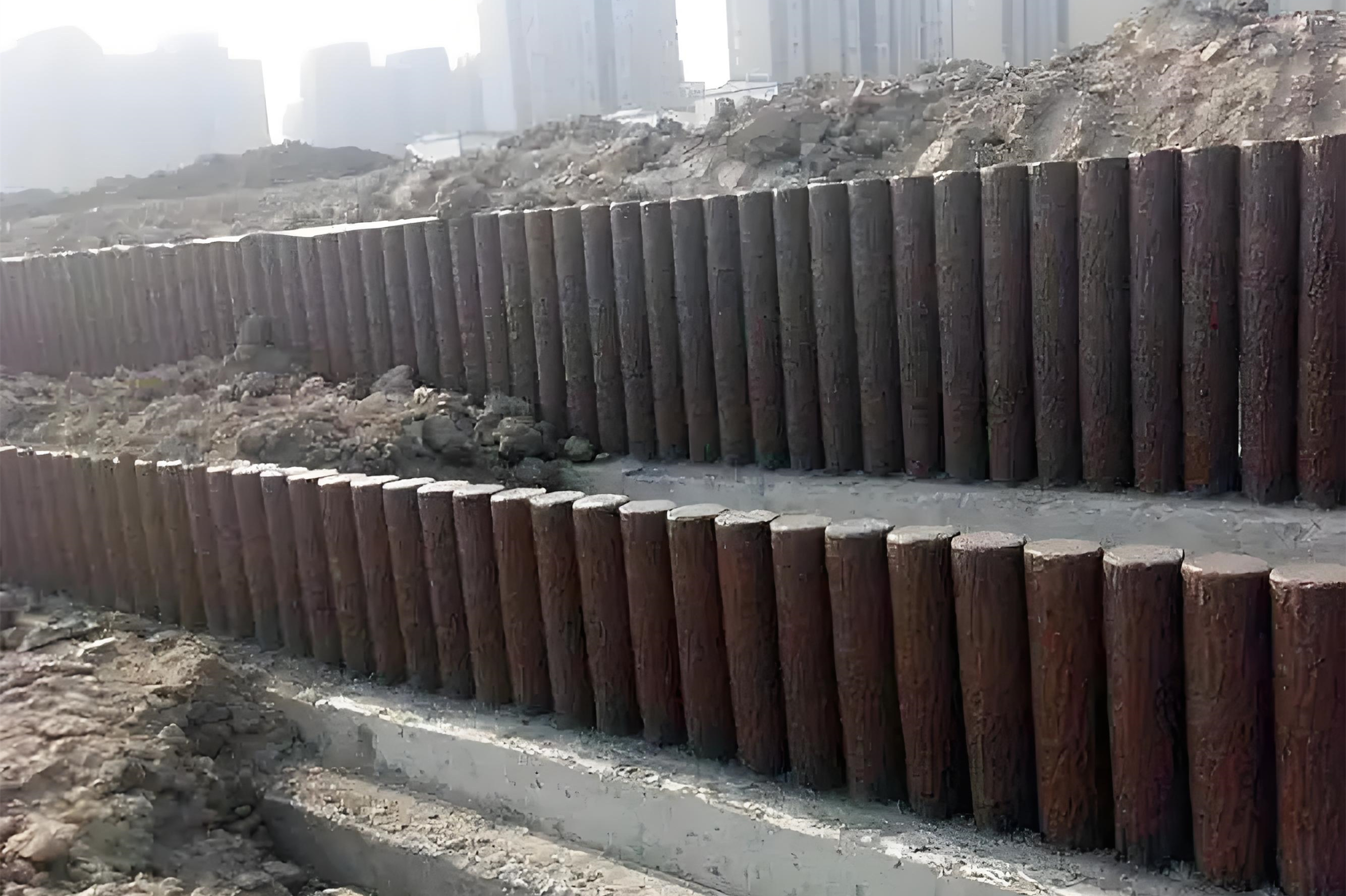 水泥樁批發(fā)廠家泓樺錦嘉-水泥圓樁適合用于哪些建筑工程？